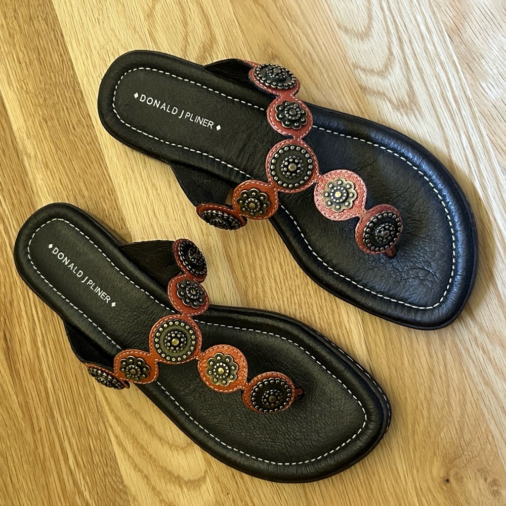 Vintage Donald J. Pliner Flip Flop Sandals